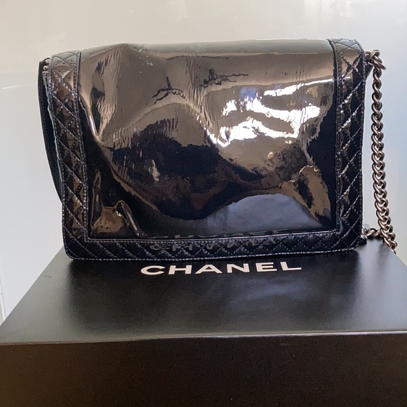 Authentic Chanel Patent Large Reverso Le Boy Messenger Bag - Picture 6 of 16